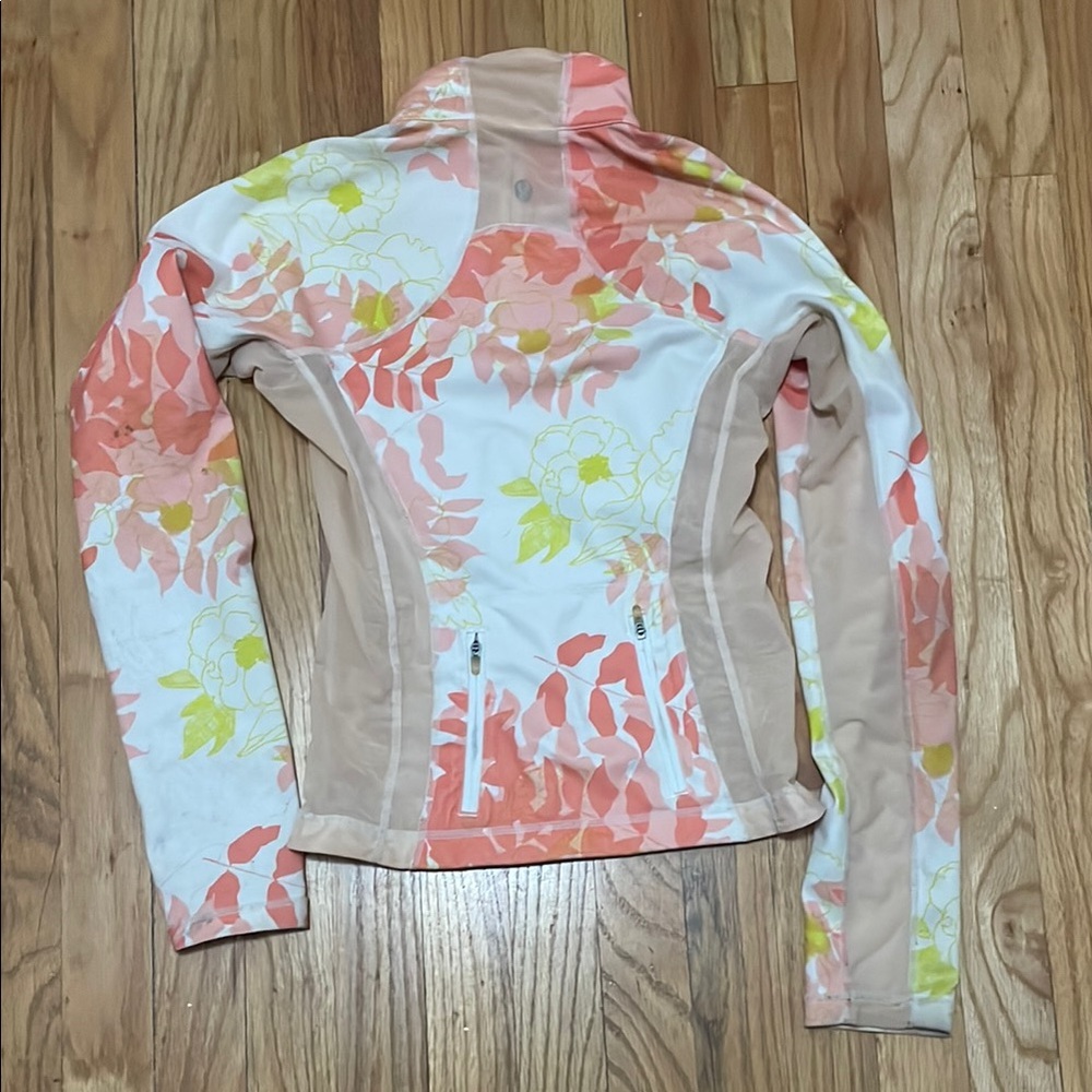 Pastel lululemon Jacket with Fitted Silhouette and Full-Length Zipper - Picture 2 of 6